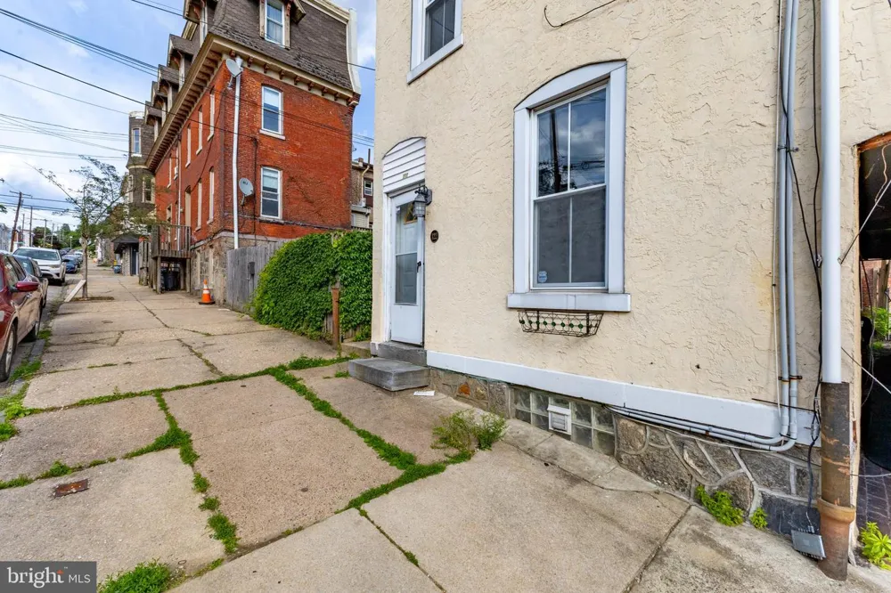 122 W SALAIGNAC STREET Philadelphia, PA 19127