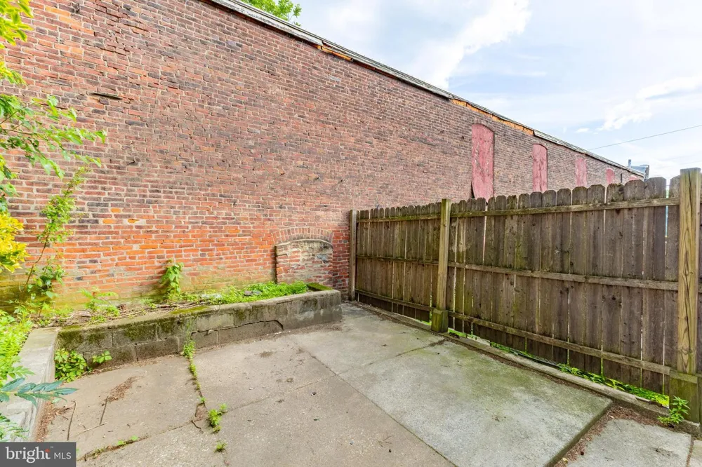 122 W SALAIGNAC STREET Philadelphia, PA 19127