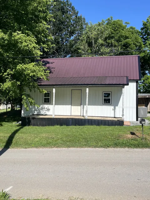 110 N Commerce St