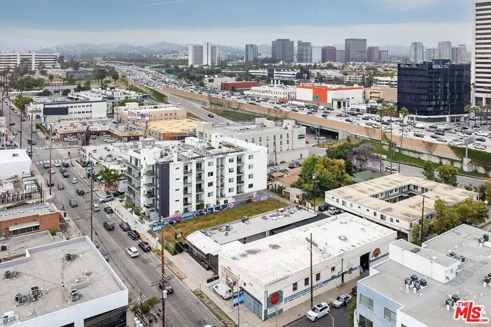 1656 Sawtelle Boulevard Los Angeles, CA 90025