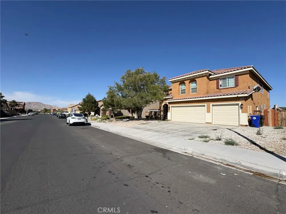 15899 Yosemite Street Victorville, CA 92394