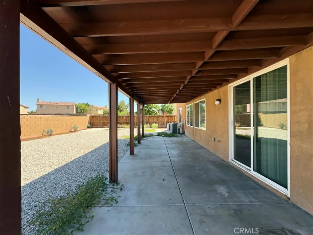 15899 Yosemite Street Victorville, CA 92394