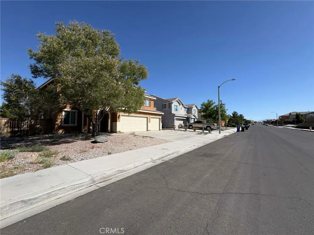 15899 Yosemite Street Victorville, CA 92394