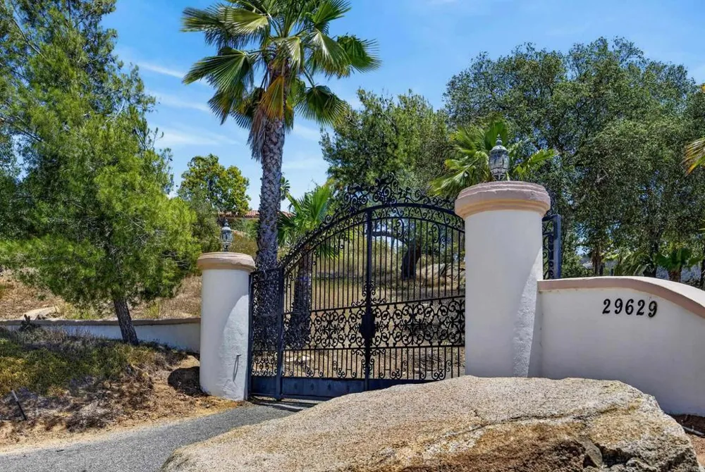 29629 Castleridge Road Valley Center, CA 92082
