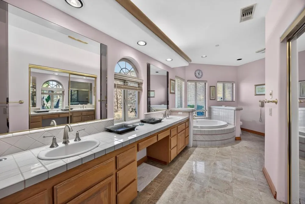 29629 Castleridge Road Valley Center, CA 92082
