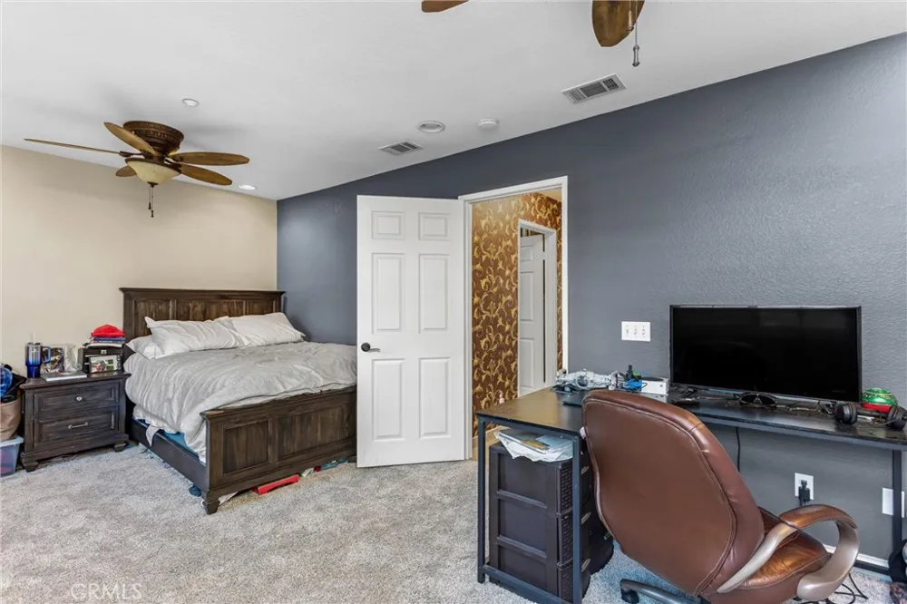 7773 La Cresta Street Highland, CA 92346