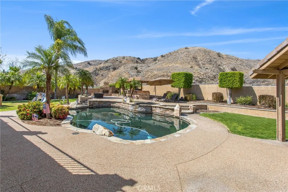 7773 La Cresta Street Highland, CA 92346