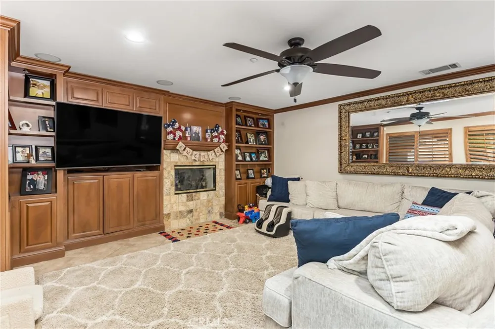 7773 La Cresta Street Highland, CA 92346