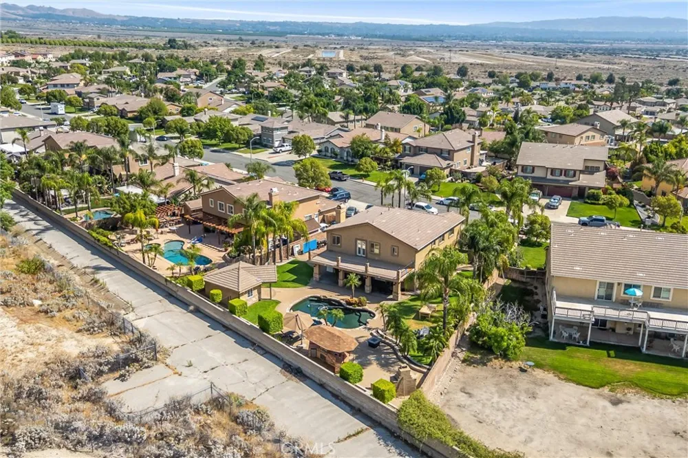 7773 La Cresta Street Highland, CA 92346