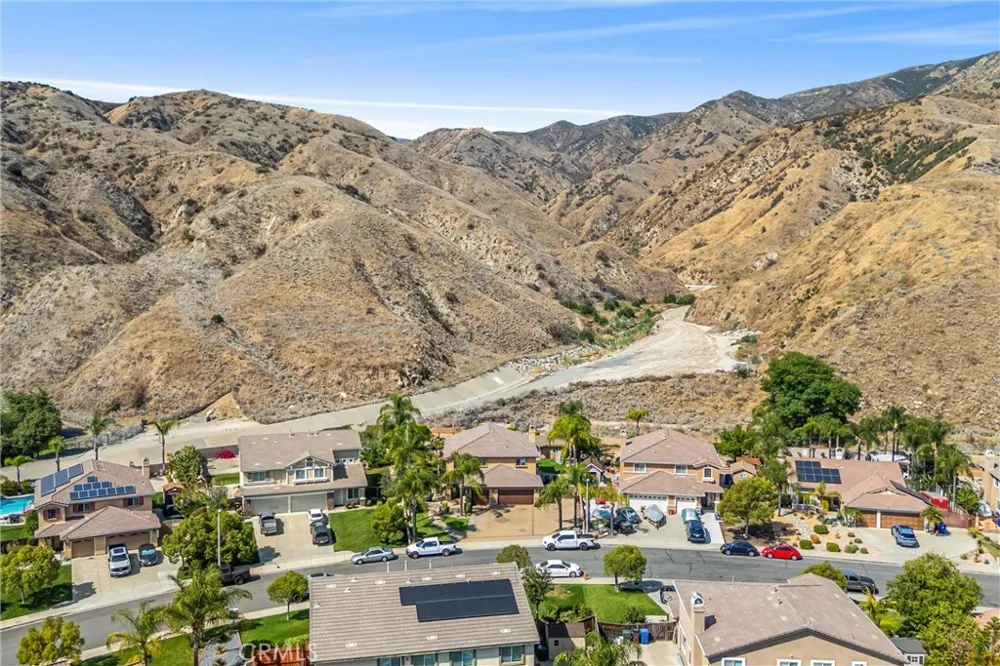 7773 La Cresta Street Highland, CA 92346