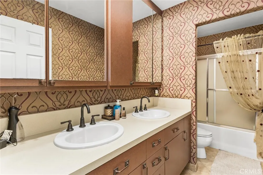 7773 La Cresta Street Highland, CA 92346