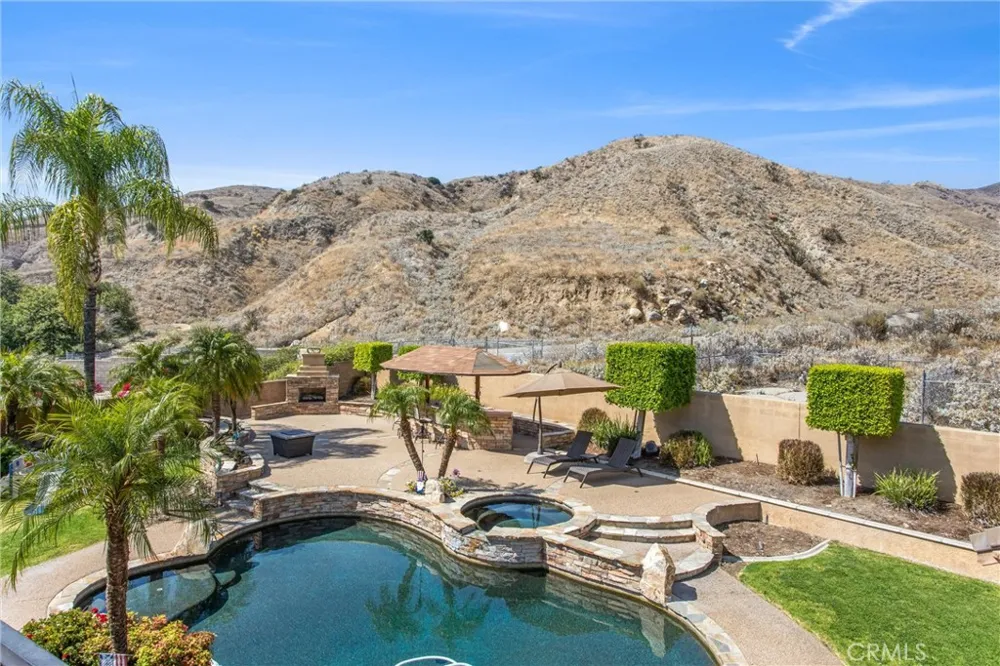 7773 La Cresta Street Highland, CA 92346