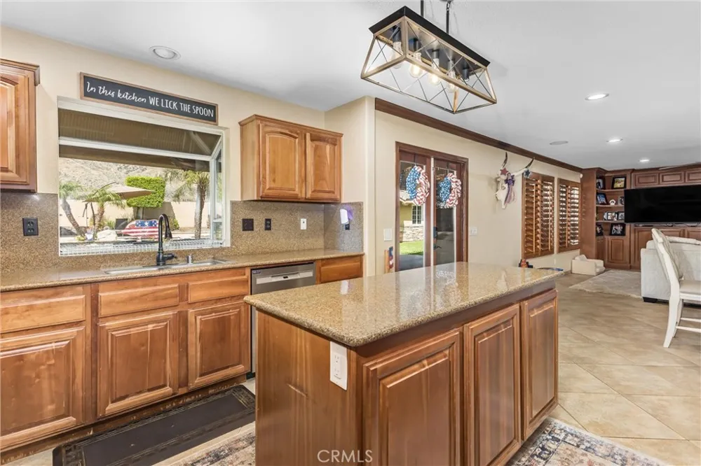 7773 La Cresta Street Highland, CA 92346