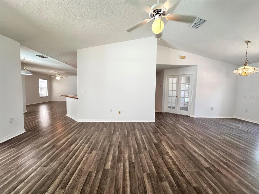 29439 SCHINNECOCK HILLS LANE San Antonio, FL 33576