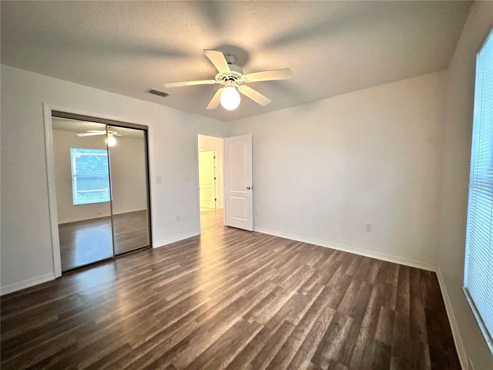 29439 SCHINNECOCK HILLS LANE San Antonio, FL 33576