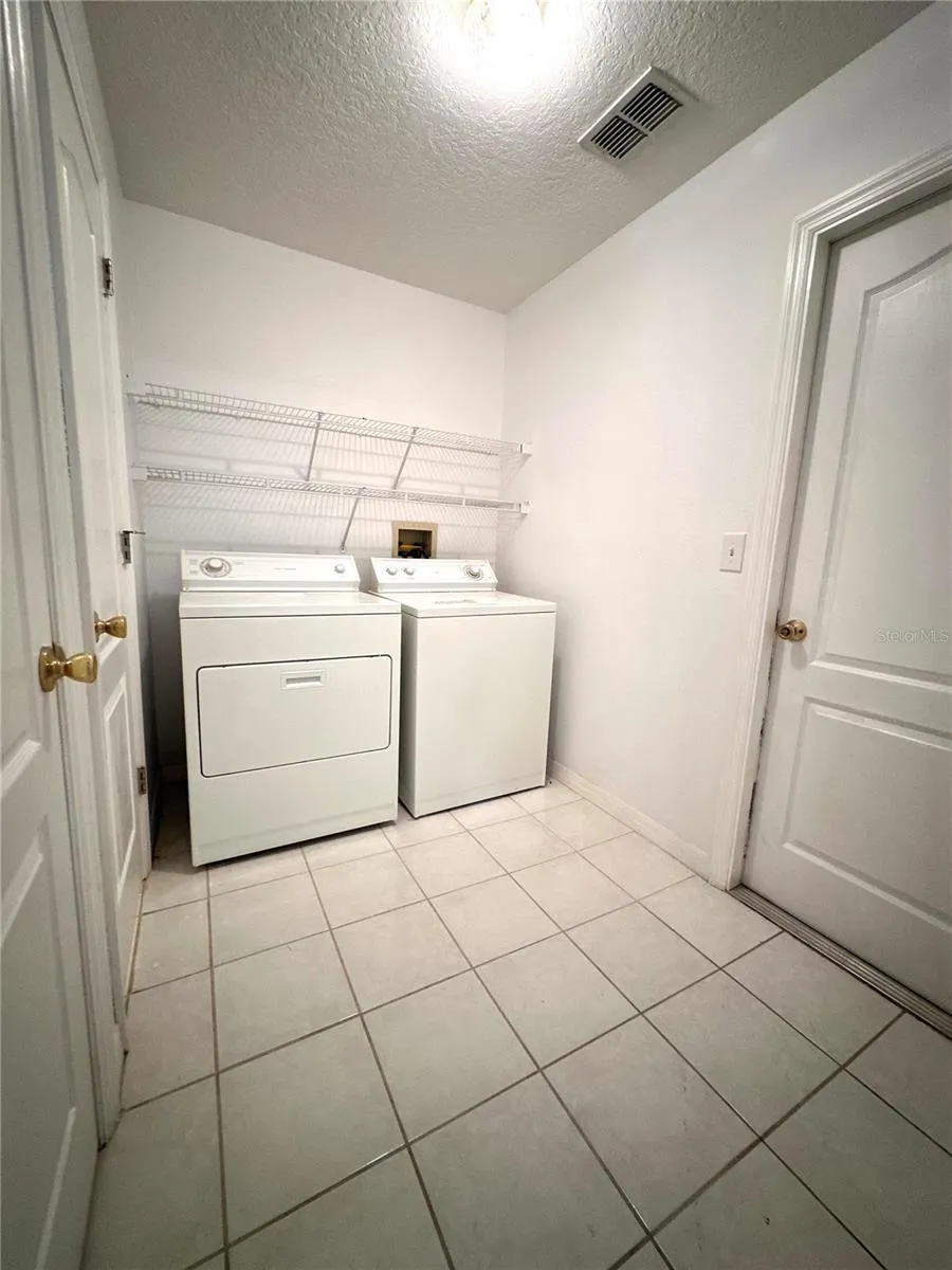 29439 SCHINNECOCK HILLS LANE San Antonio, FL 33576