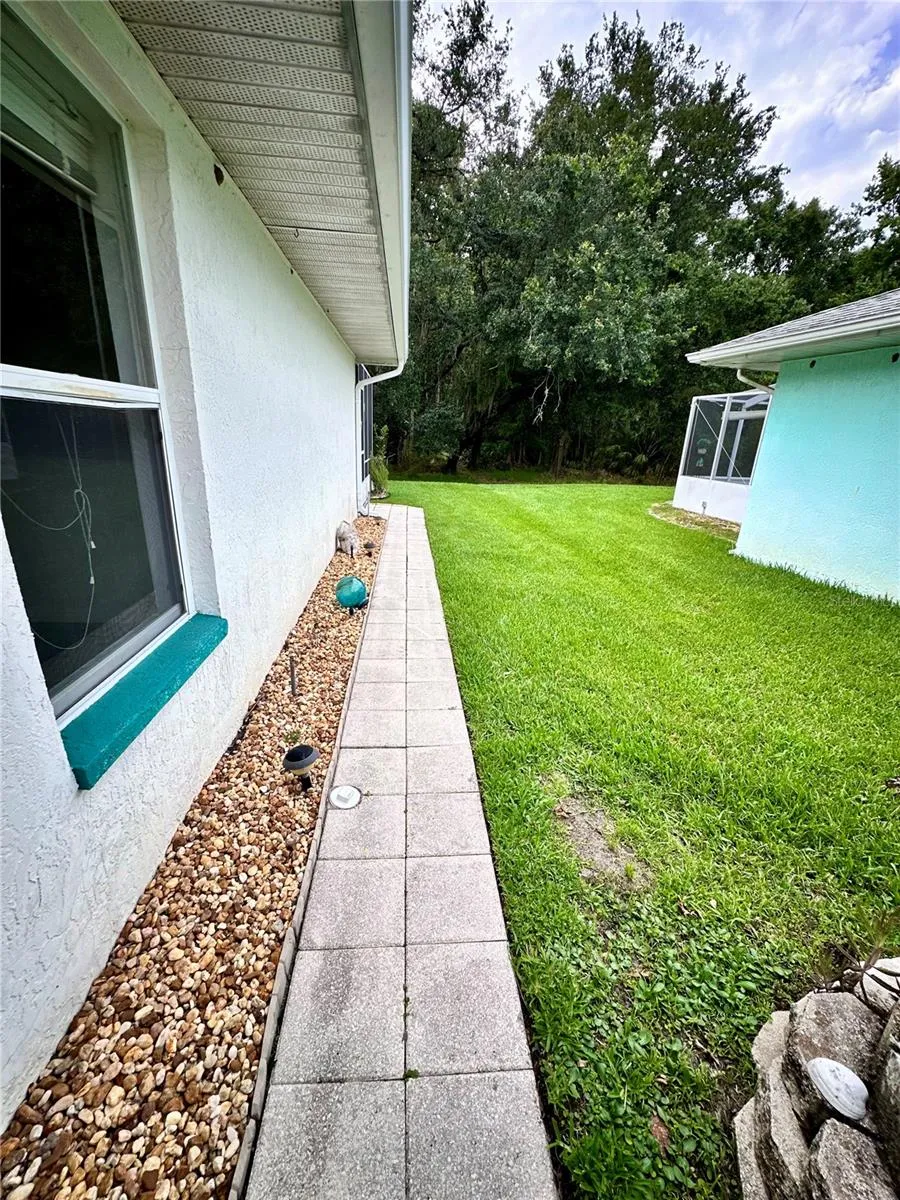 29439 SCHINNECOCK HILLS LANE San Antonio, FL 33576