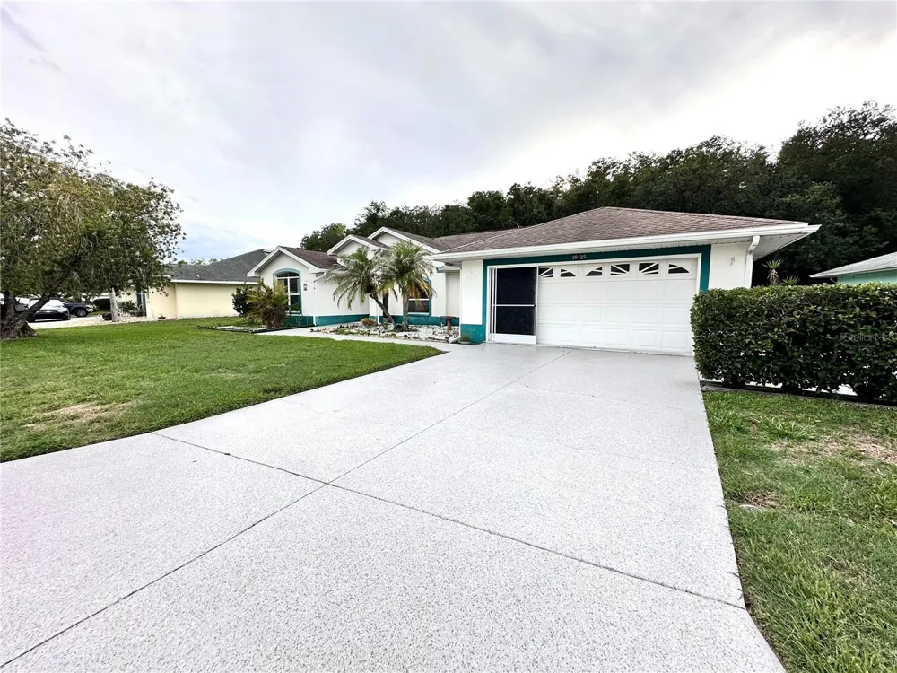 29439 SCHINNECOCK HILLS LANE San Antonio, FL 33576