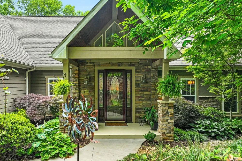 522 Silver Hawk Lane Weaverville, NC 28787