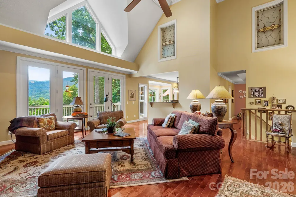 522 Silver Hawk Lane Weaverville, NC 28787