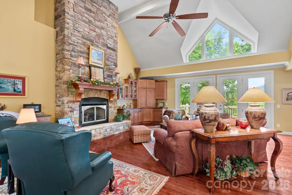 522 Silver Hawk Lane Weaverville, NC 28787