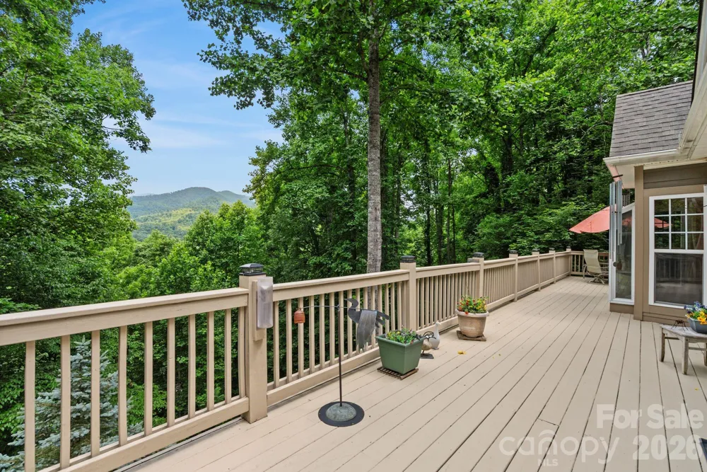 522 Silver Hawk Lane Weaverville, NC 28787
