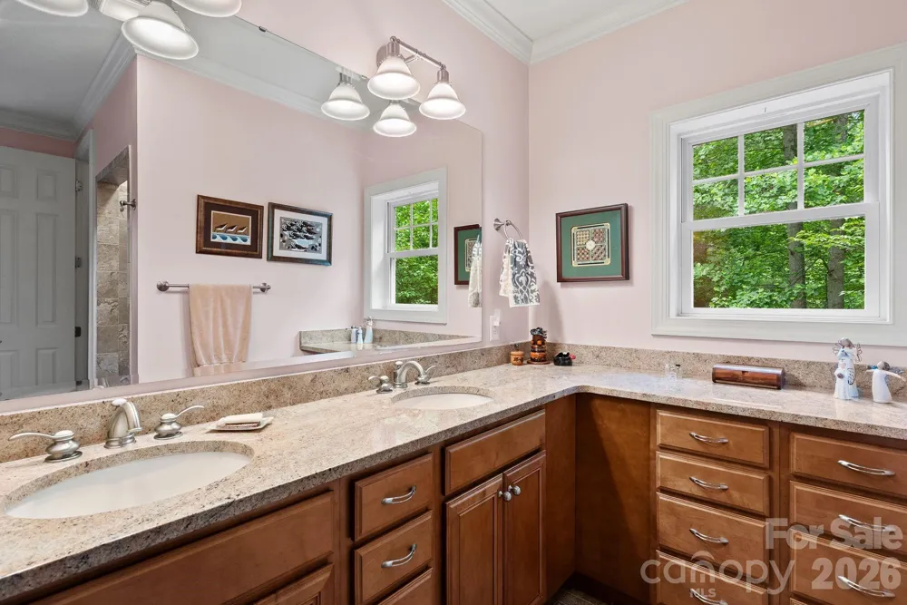 522 Silver Hawk Lane Weaverville, NC 28787