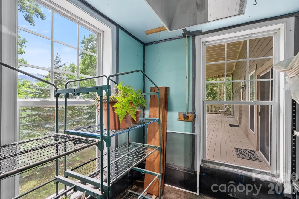 522 Silver Hawk Lane Weaverville, NC 28787