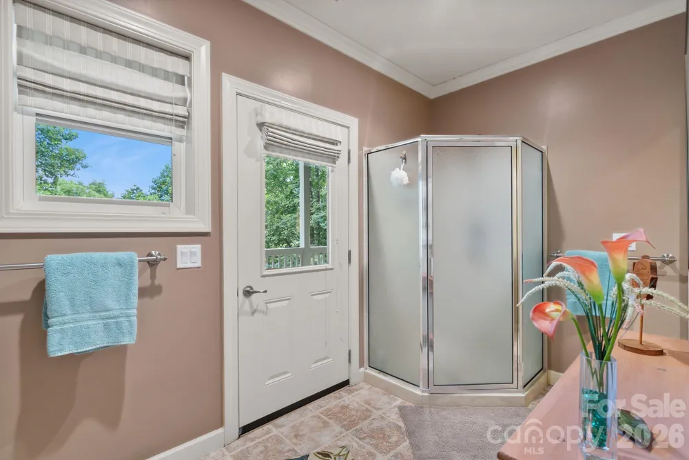 522 Silver Hawk Lane Weaverville, NC 28787