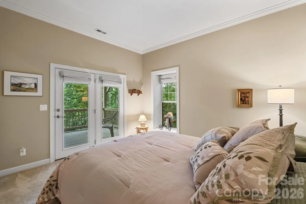 522 Silver Hawk Lane Weaverville, NC 28787