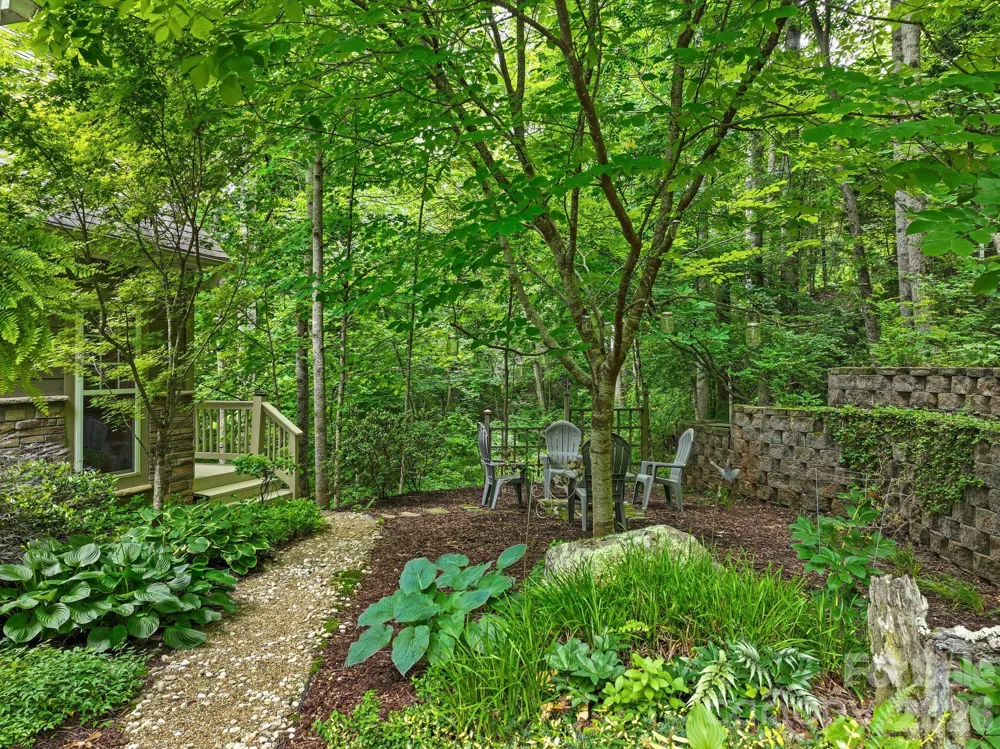522 Silver Hawk Lane Weaverville, NC 28787