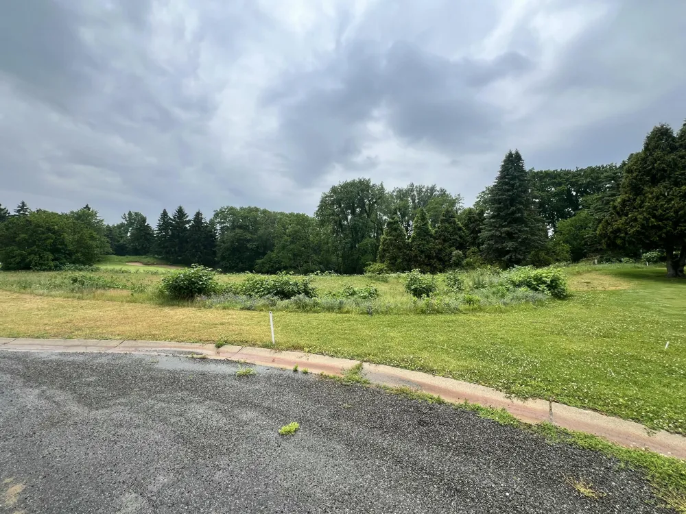 7 Medinah Lane Benton Harbor, MI 49022