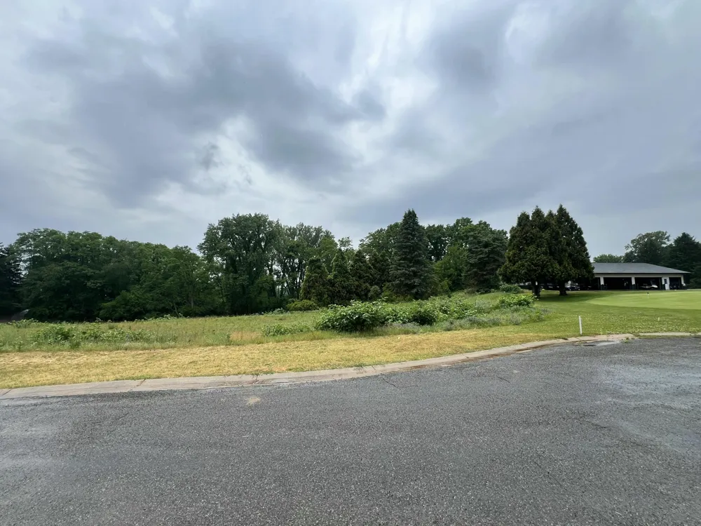 7 Medinah Lane Benton Harbor, MI 49022