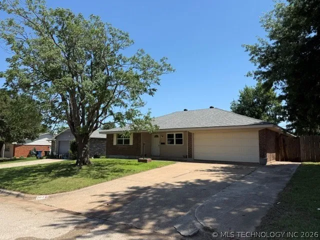 204 E Bass Yukon, OK 73099