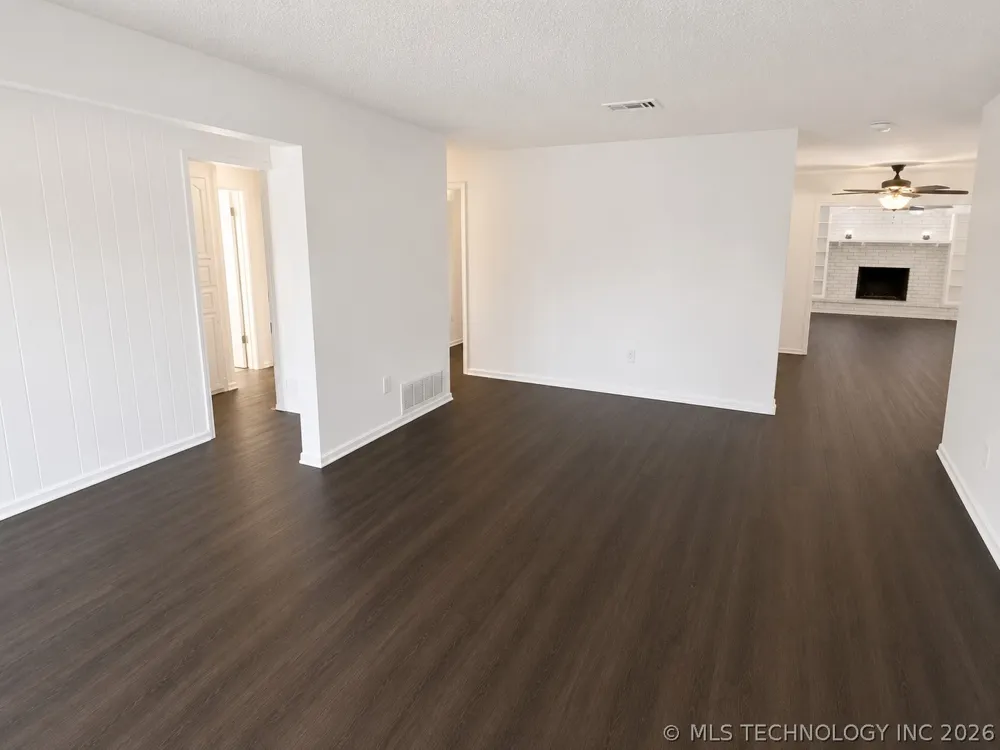 204 E Bass Yukon, OK 73099