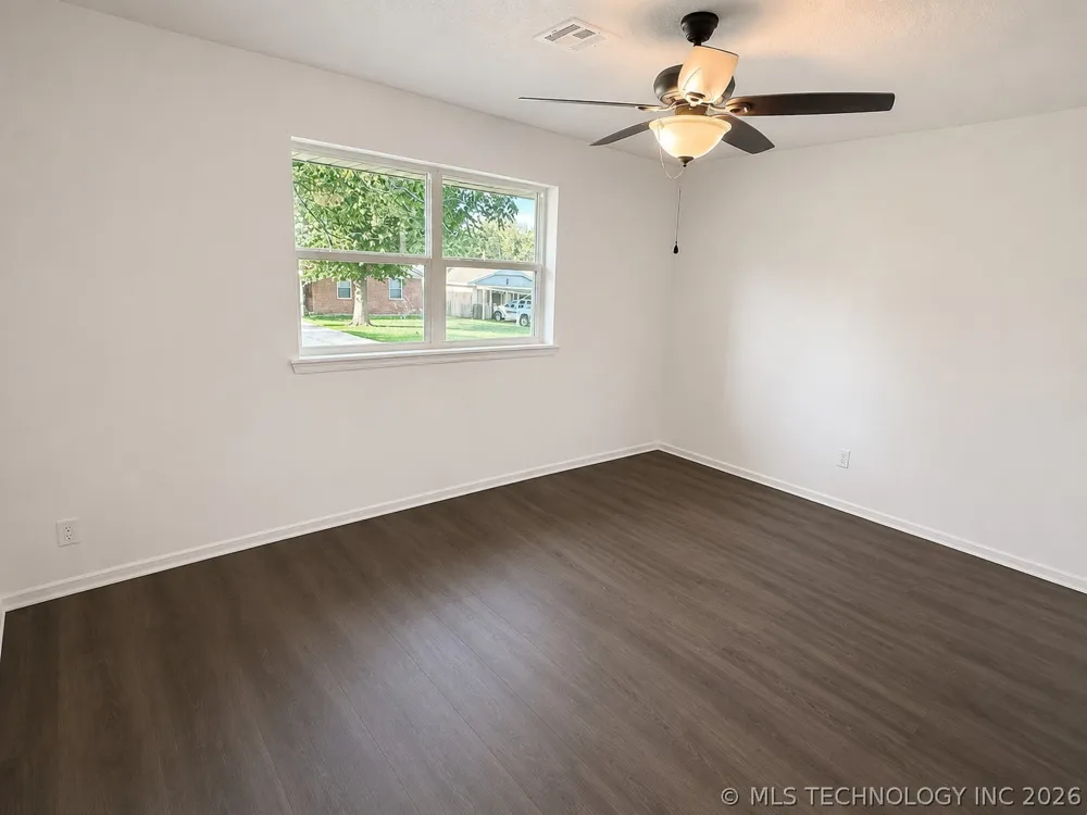 204 E Bass Yukon, OK 73099
