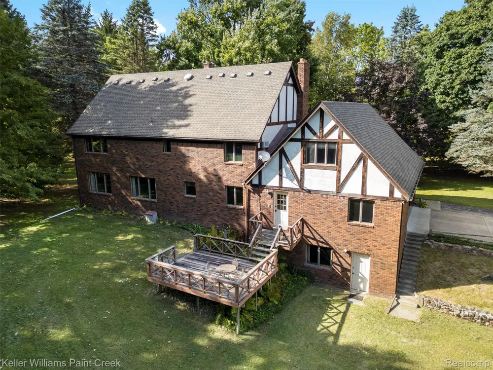 5500 Seymour Lake Road Brandon Charter Township, MI 48371