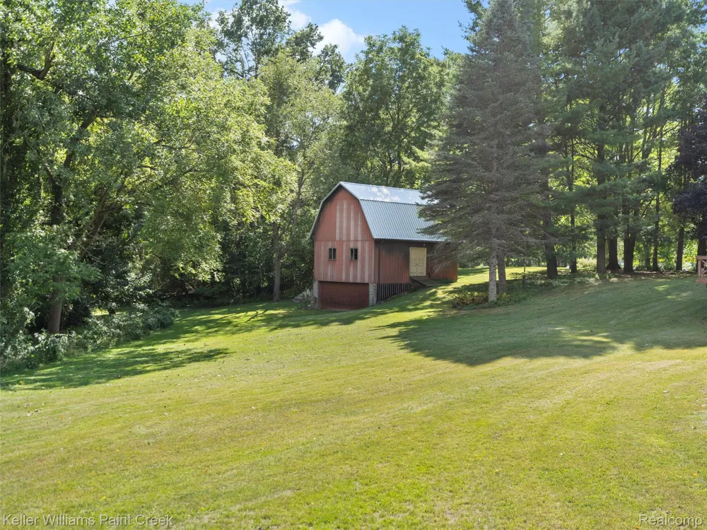 5500 Seymour Lake Road Brandon Charter Township, MI 48371