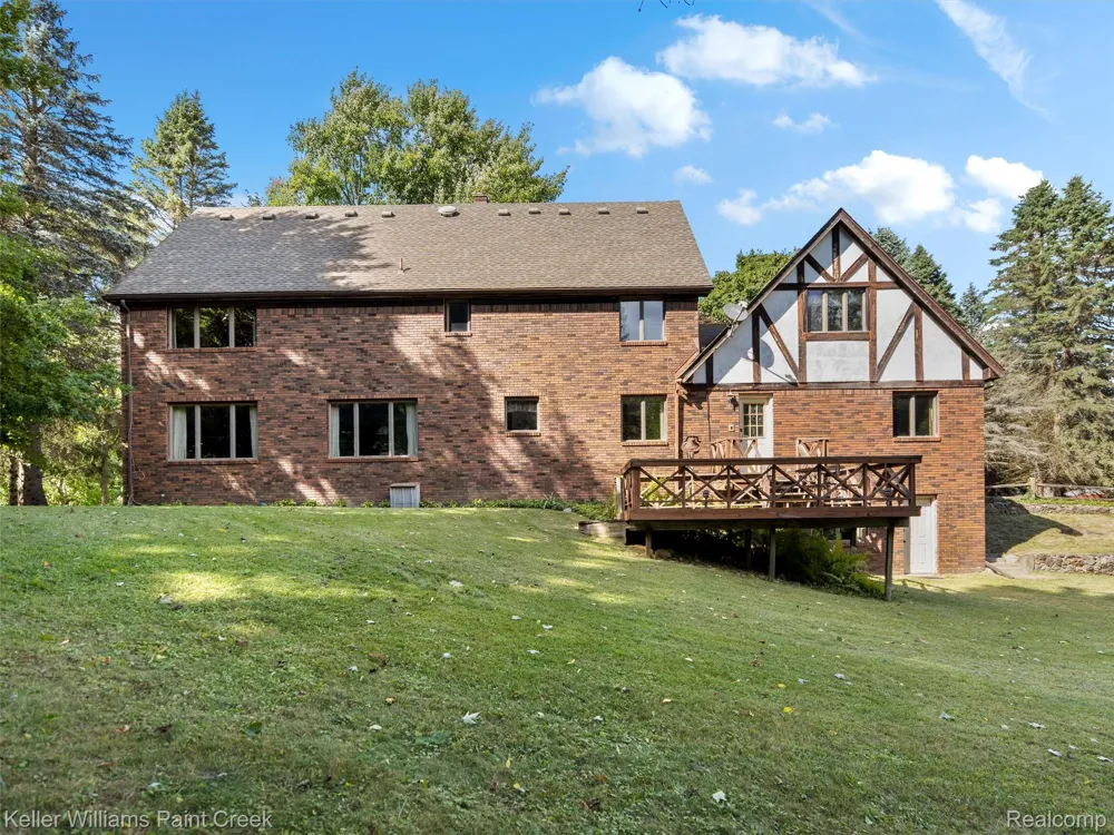 5500 Seymour Lake Road Brandon Charter Township, MI 48371