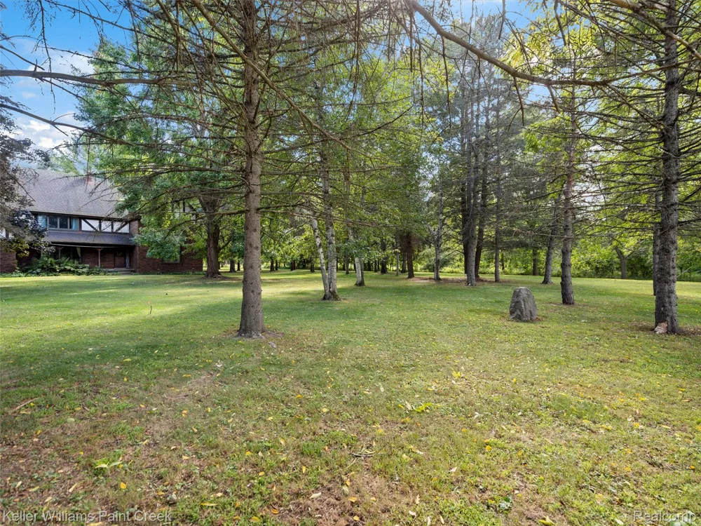 5500 Seymour Lake Road Brandon Charter Township, MI 48371