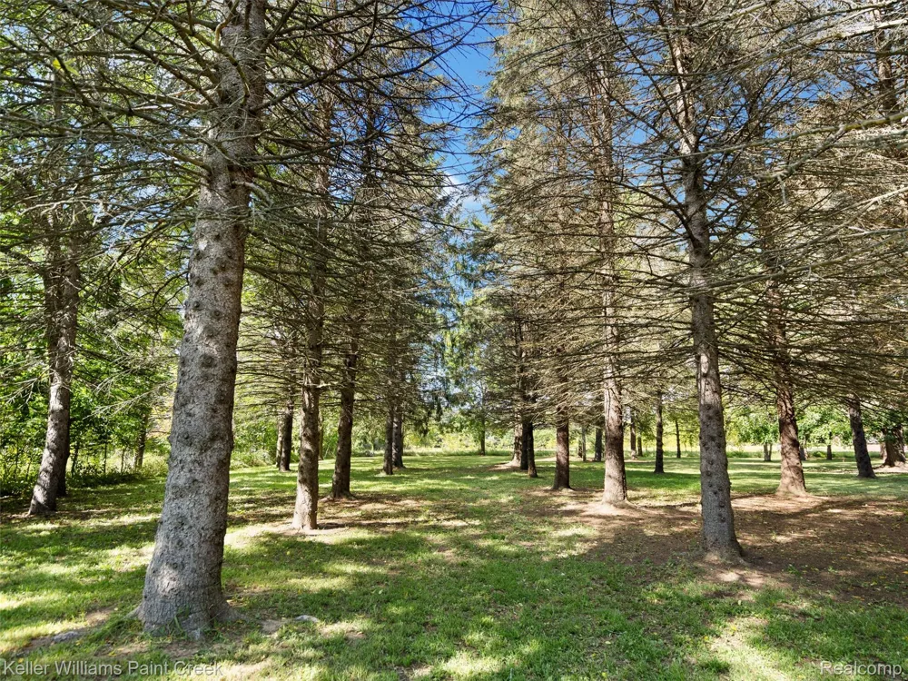 5500 Seymour Lake Road Brandon Charter Township, MI 48371