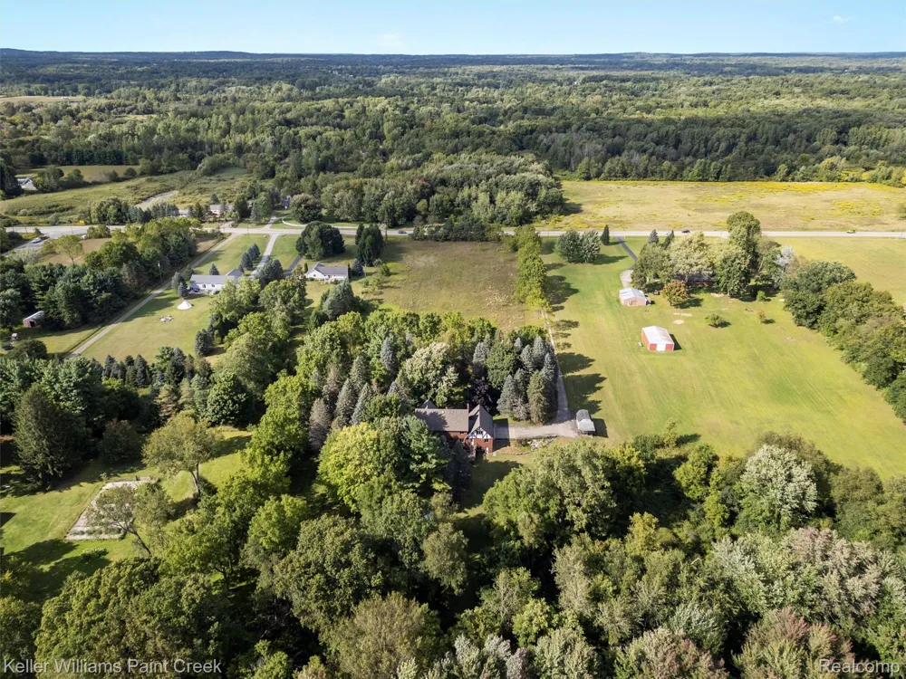 5500 Seymour Lake Road Brandon Charter Township, MI 48371