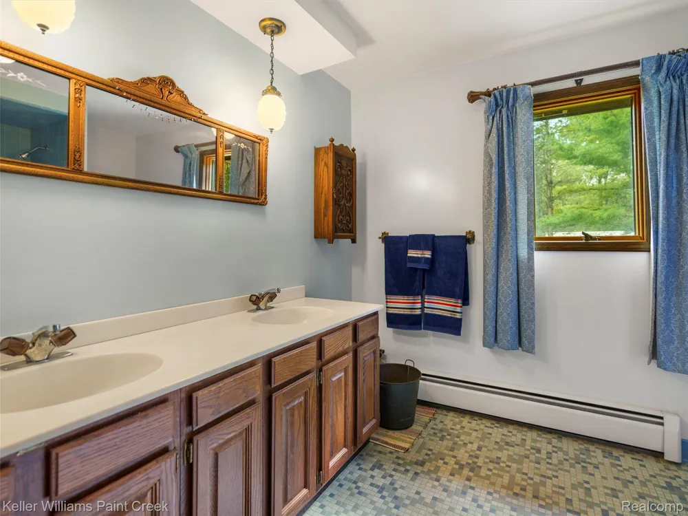 5500 Seymour Lake Road Brandon Charter Township, MI 48371