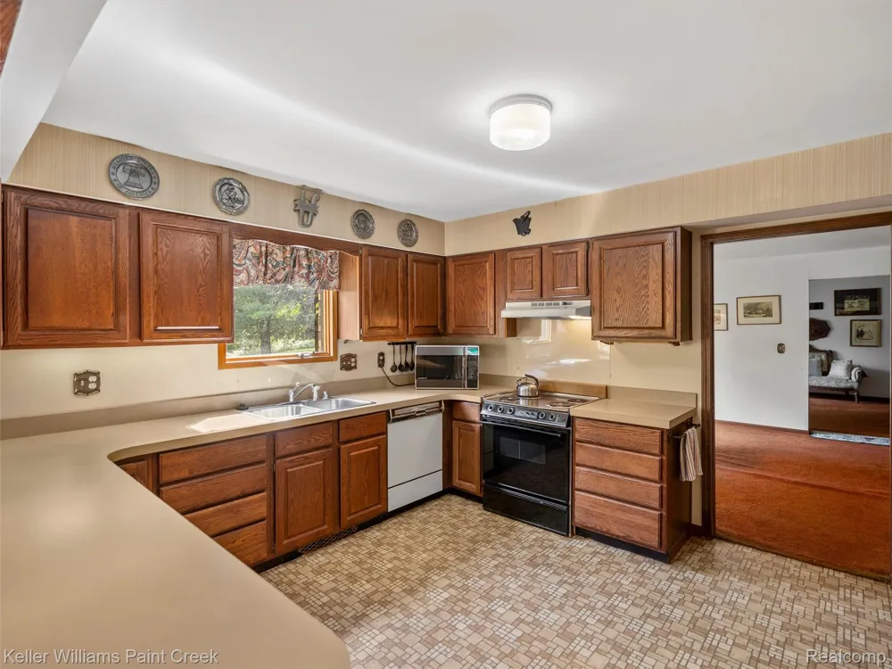5500 Seymour Lake Road Brandon Charter Township, MI 48371