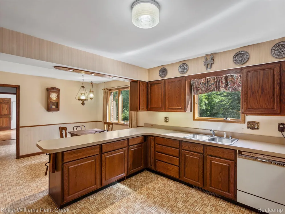 5500 Seymour Lake Road Brandon Charter Township, MI 48371