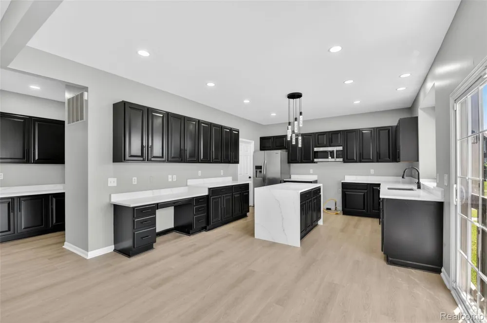 8862 Prairie Street York Charter Township, MI 48197