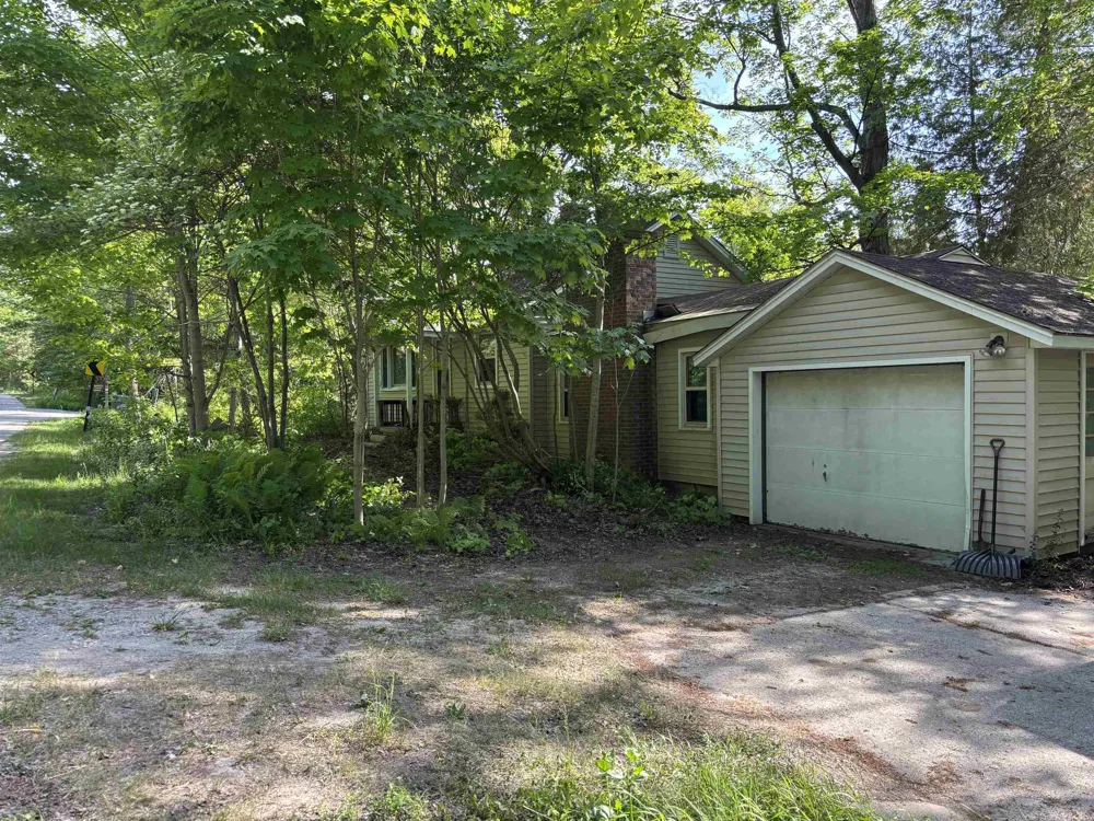 5962 S Lake Leelanau Drive Bingham Township, MI 49684