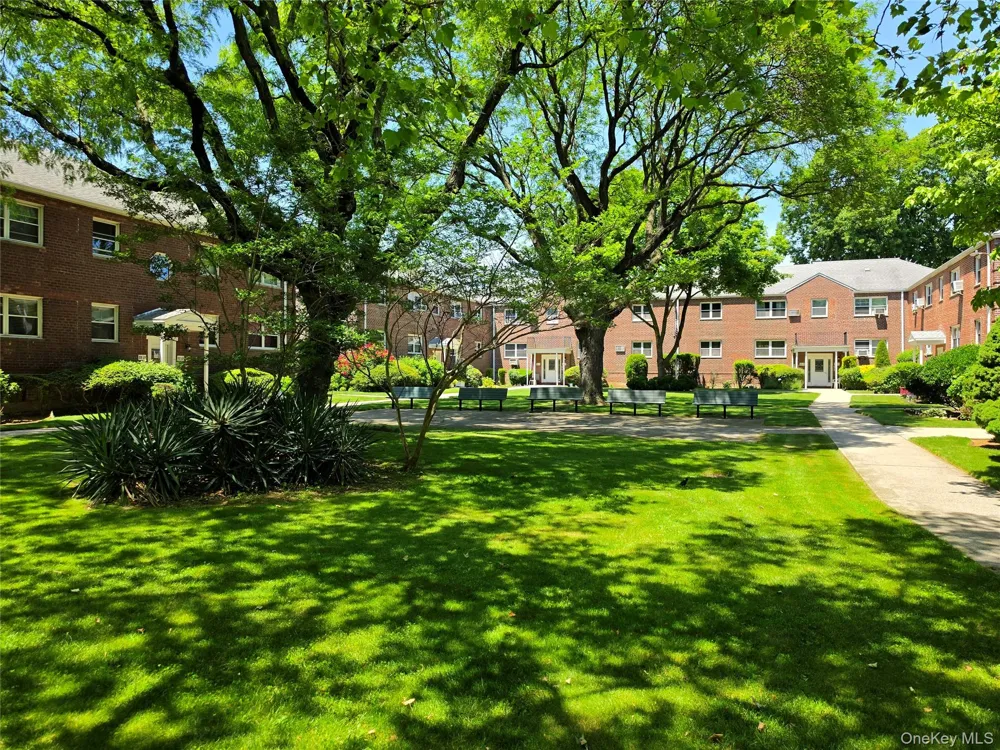 88-27 Shore Parkway #25 Howard Beach, NY 11414