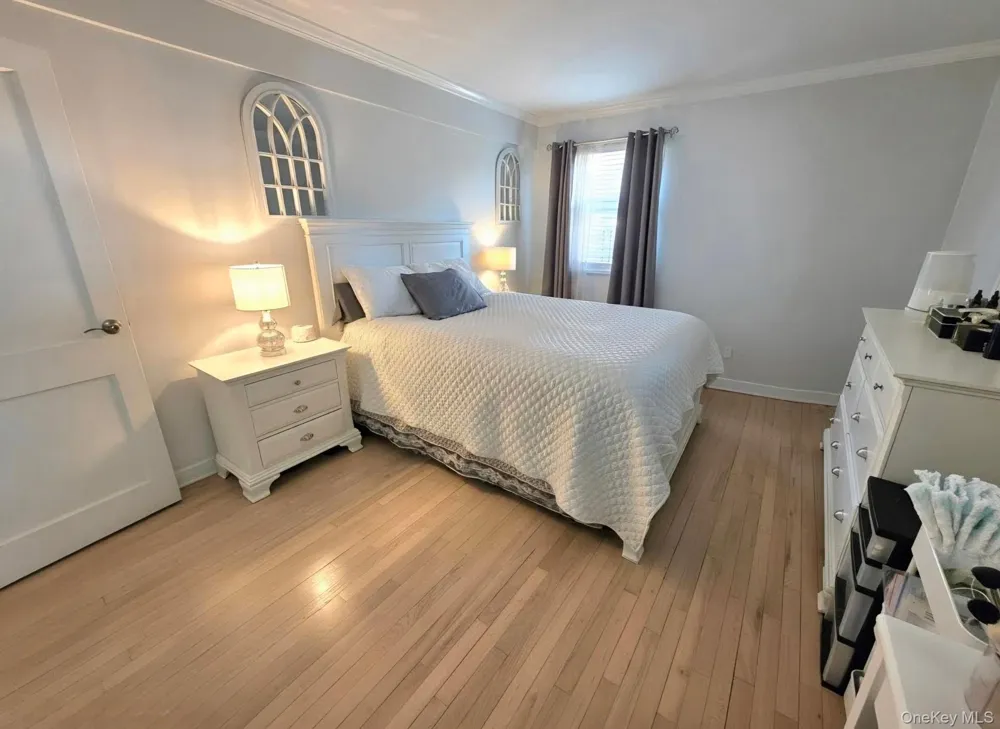 88-27 Shore Parkway #25 Howard Beach, NY 11414