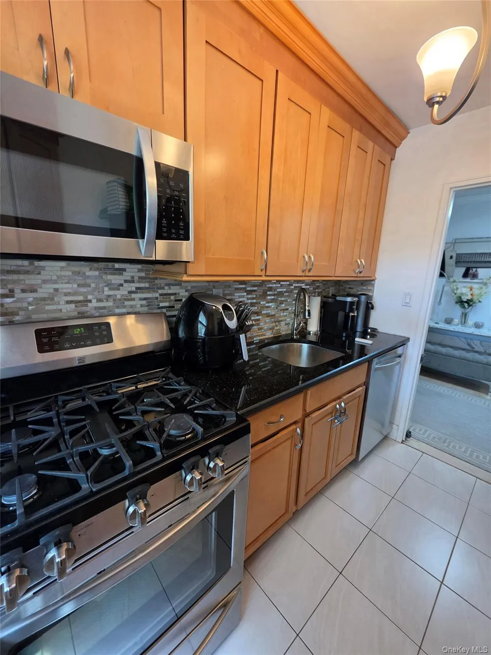 88-27 Shore Parkway #25 Howard Beach, NY 11414